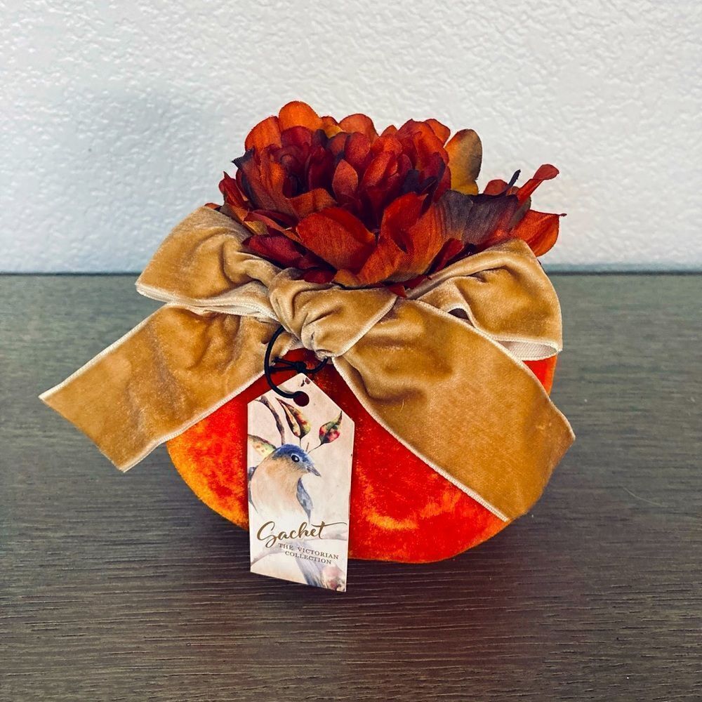 NWT Fall Velvet Pumpkin Sachet Decor